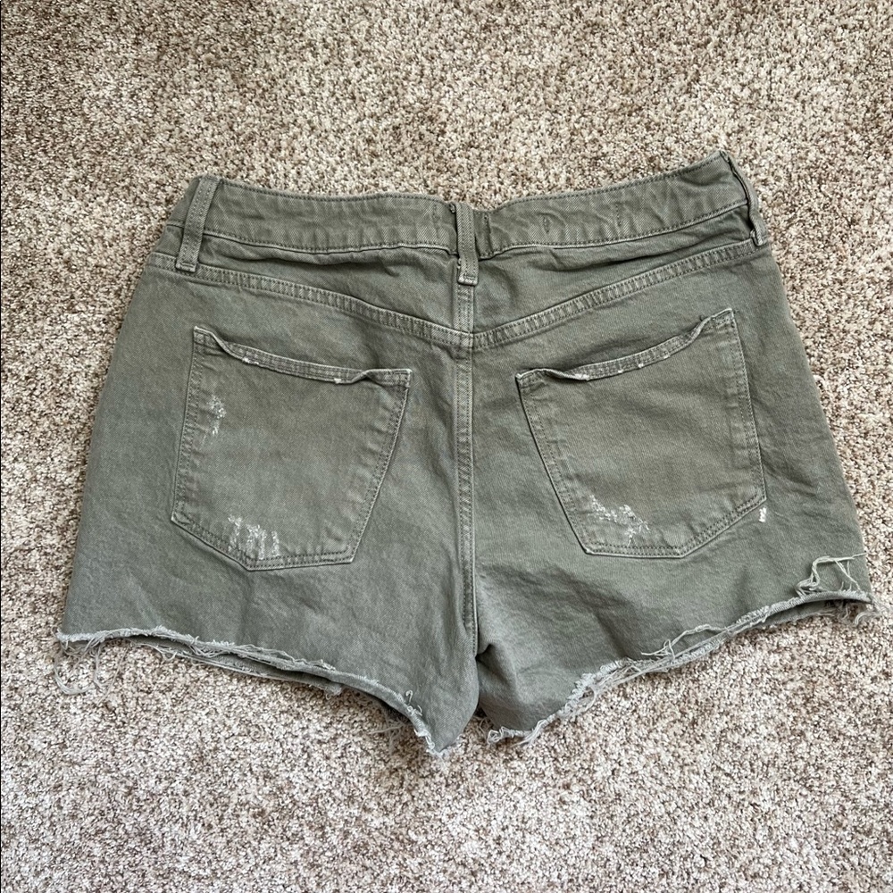 Universal Thread Shorts - Picture 3 of 4